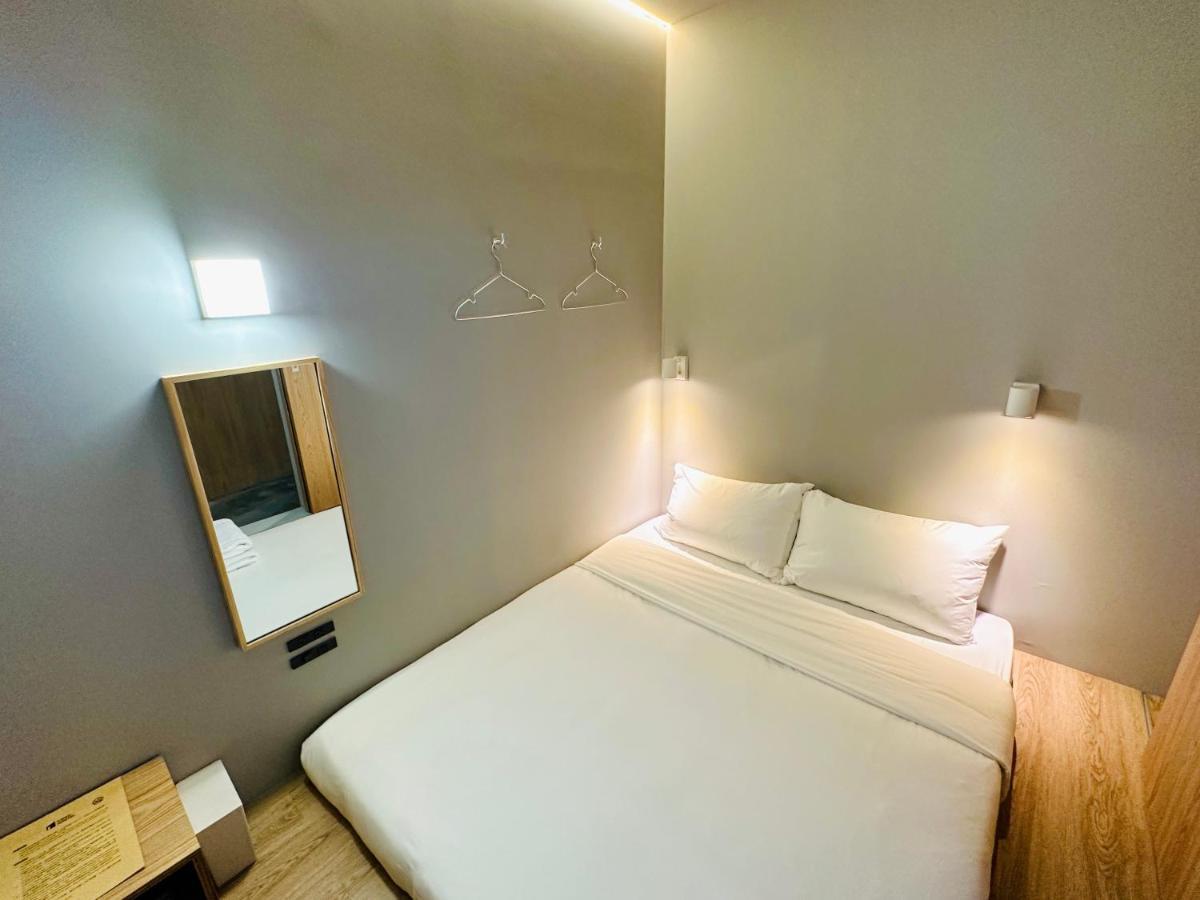Kw2 Hostel Kaohsiung Buitenkant foto