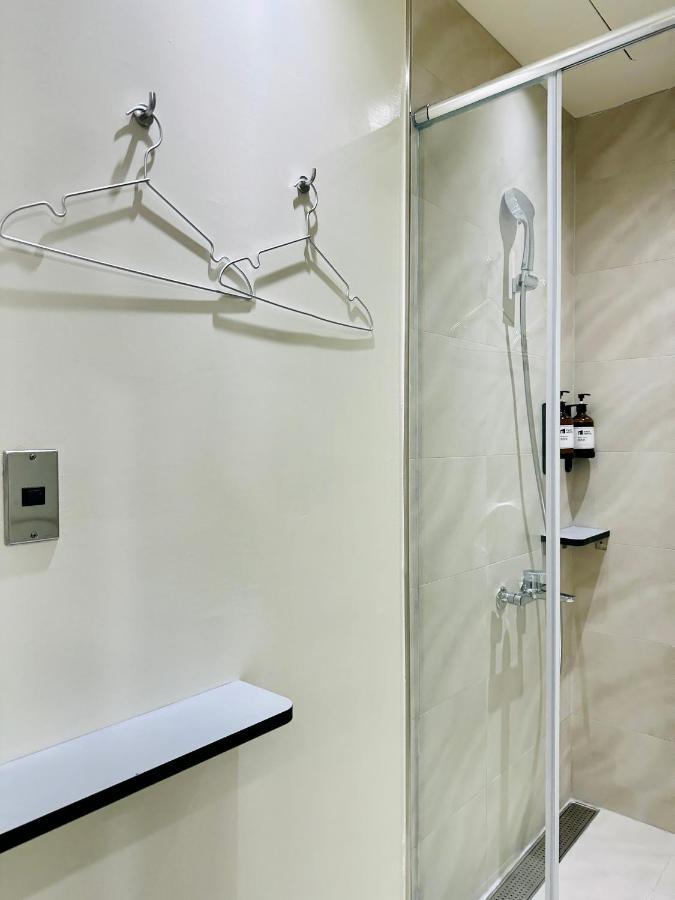Kw2 Hostel Kaohsiung Buitenkant foto