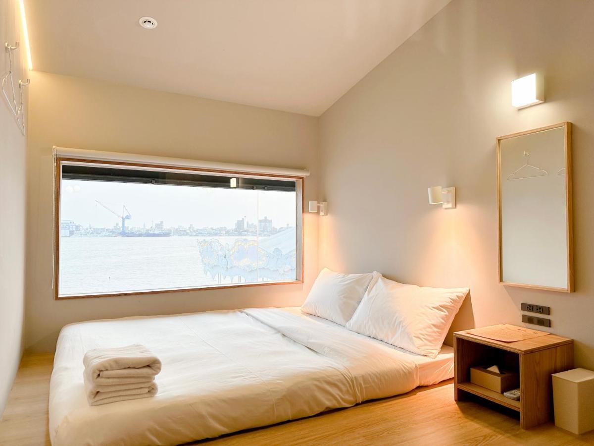 Kw2 Hostel Kaohsiung Buitenkant foto