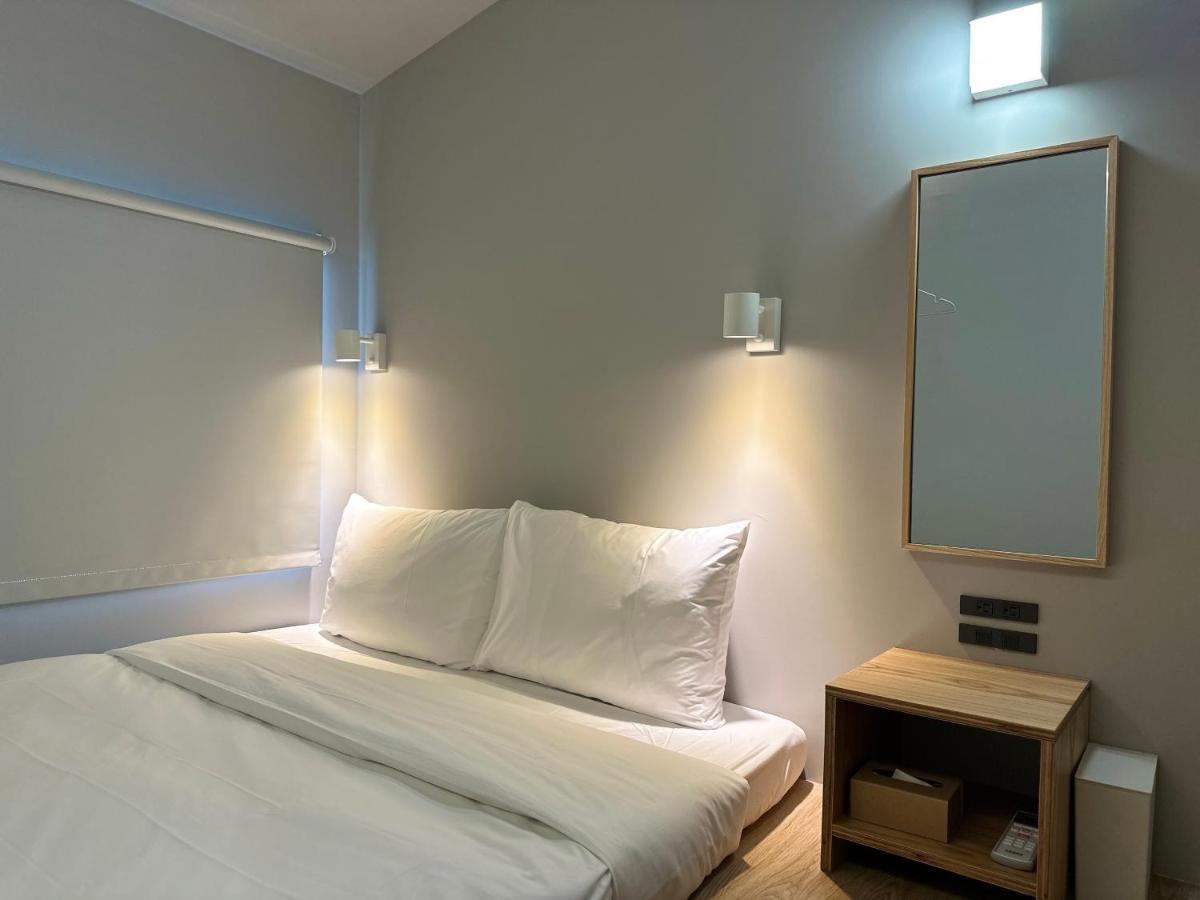 Kw2 Hostel Kaohsiung Buitenkant foto