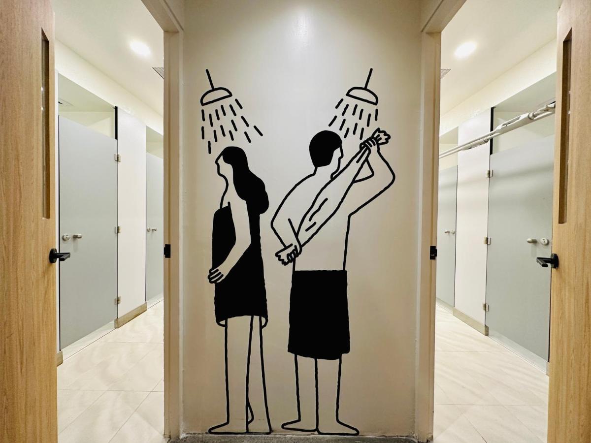 Kw2 Hostel Kaohsiung Buitenkant foto
