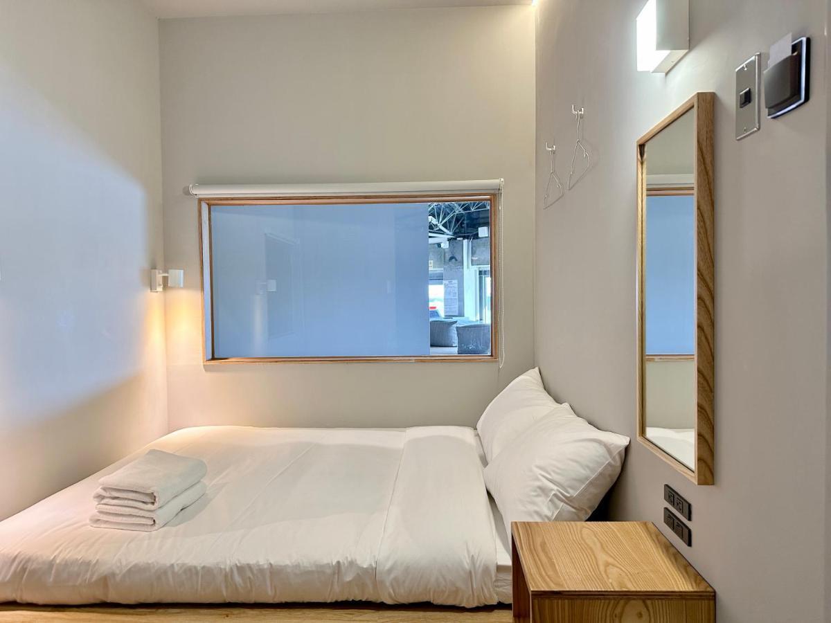 Kw2 Hostel Kaohsiung Buitenkant foto